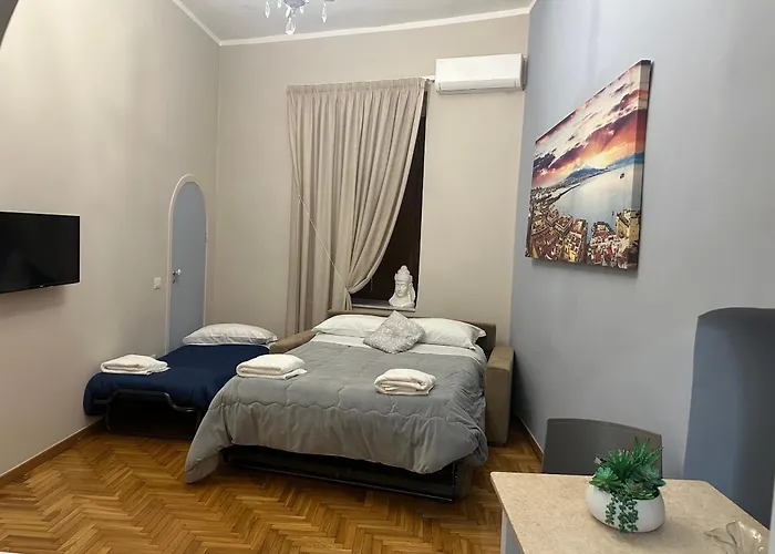 Portanova 6 Guest House